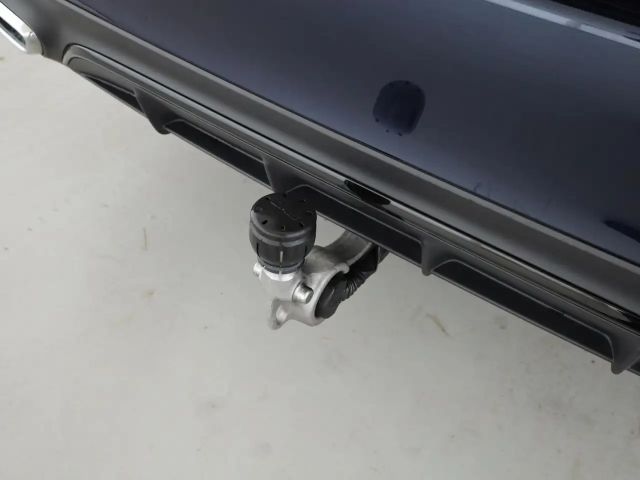 Mercedes-Benz E 220 AMG Line E 220 d Sedan