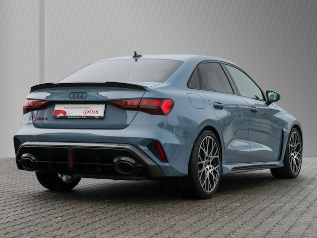 Audi RS3 Quattro S-Tronic Sedan