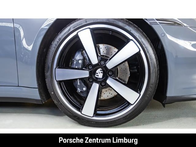 Porsche 992 Cabrio Carrera