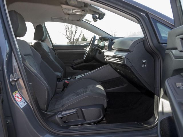Volkswagen Golf 1.5 eTSI DSG Style Variant