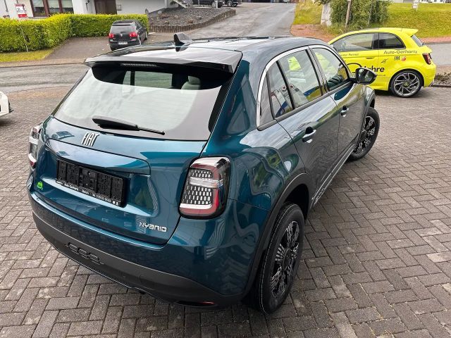 Fiat 600e Hybrid Sitzheizung/Apple Carplay/Klimaautomatik