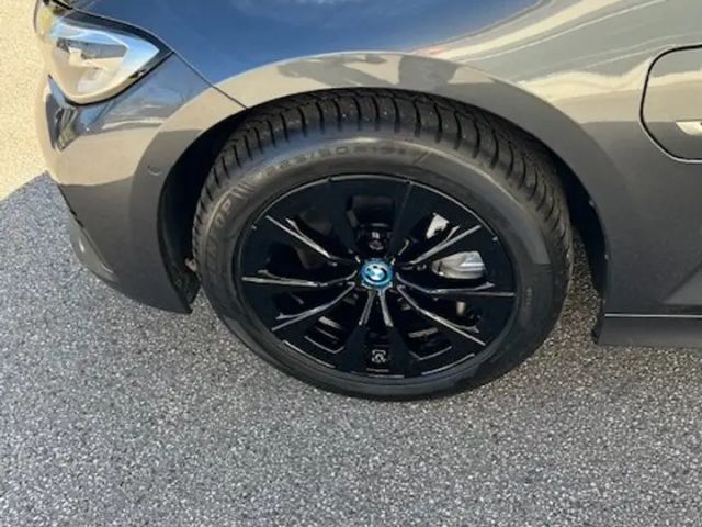 BMW 320 320e Advantage pakket