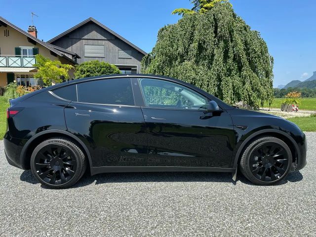 Tesla Model Y Long Range
