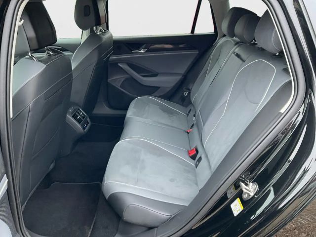 Volkswagen Passat 1.5 eTSI Business DSG