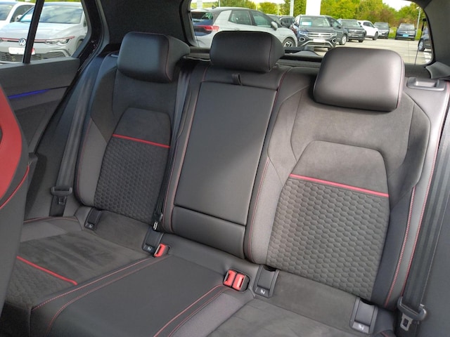 Volkswagen Golf 2.0 TSI DSG