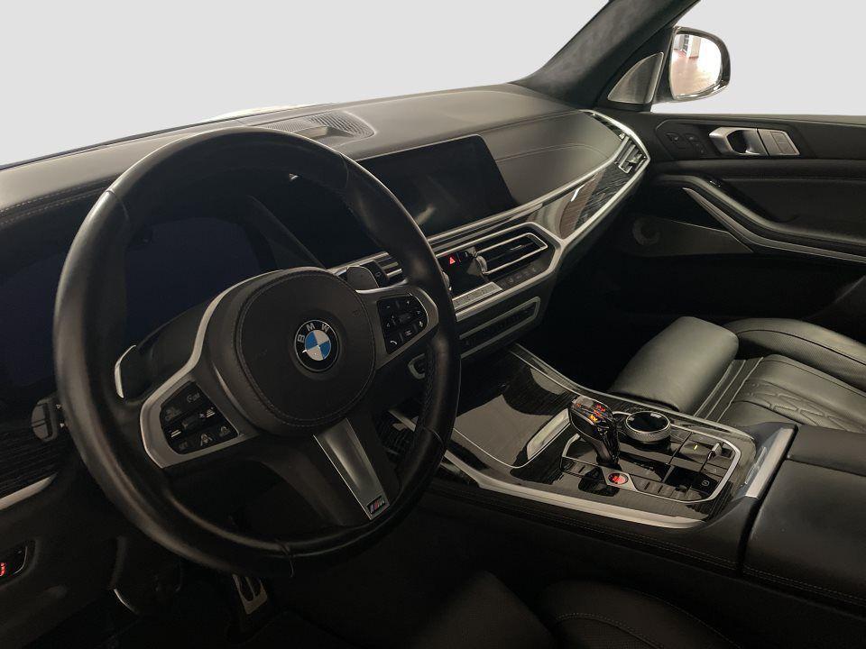 BMW X7 M50i