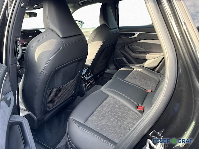 Audi A6 Avant Quattro S-Tronic