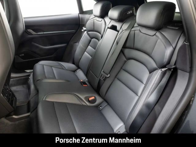 Porsche Taycan 4 Cross Turismo