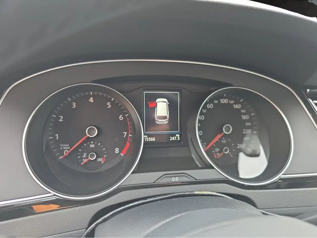 Volkswagen Passat 1.5 TSI Business Variant