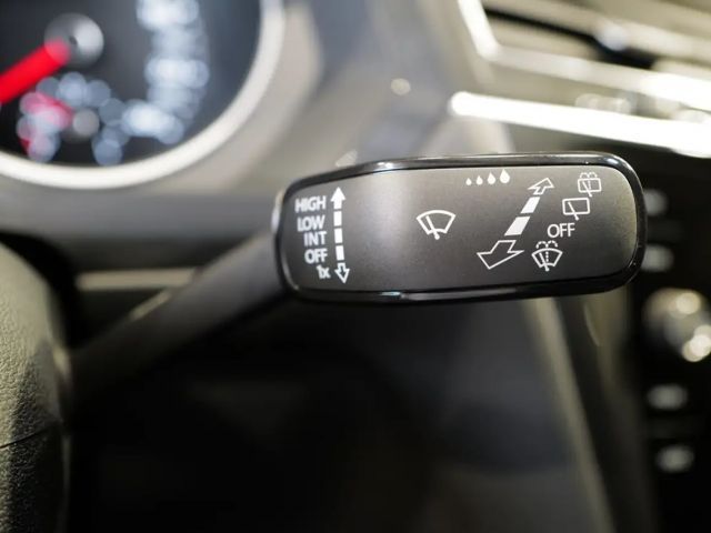 Volkswagen Tiguan 1.5TSI Active LED-Matrix Navi AHK Keyless ACC K...