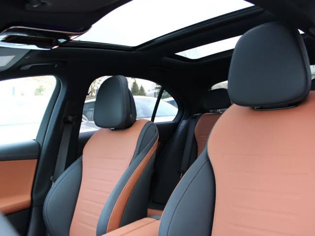 Mercedes-Benz C 200 AMG Line Sedan