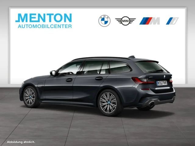 BMW 330 330e M-Sport xDrive