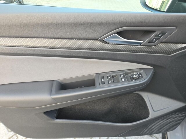 Volkswagen Golf 1.5 eTSI DSG Golf VIII R-Line