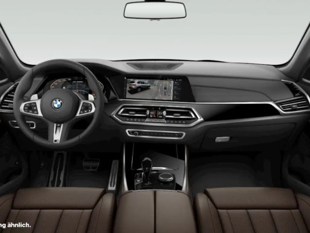 BMW X5 M50i