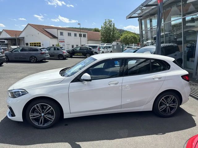 BMW 118 Sedan Sport Line
