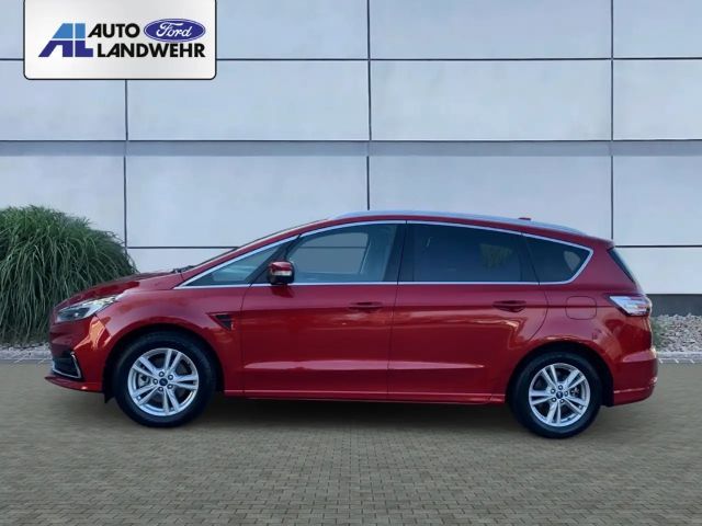 Ford S-Max Titanium