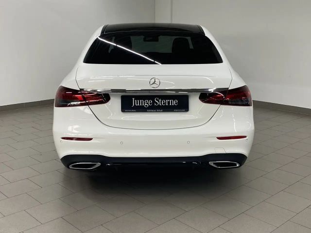 Mercedes-Benz E 200 AMG Line Sedan