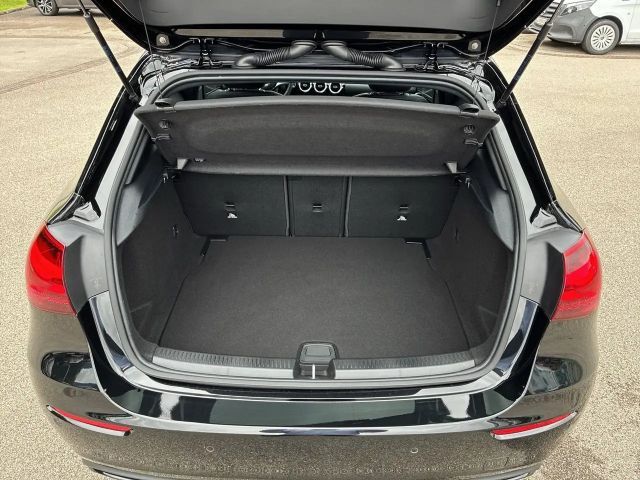 Mercedes-Benz A 180 Hatchback Progressive