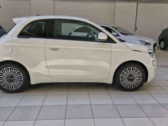 Fiat 500e 42 kWh Icon