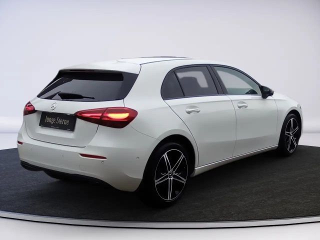 Mercedes-Benz A 180 Hatchback Progressive