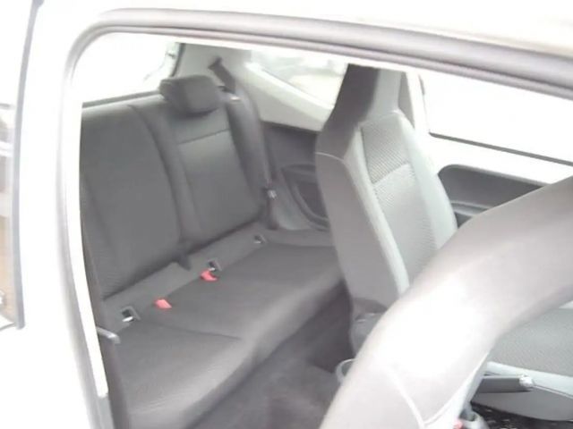 Volkswagen up! Active