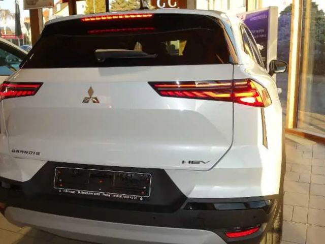 Mitsubishi Grandis 1.8 First Edition HEV