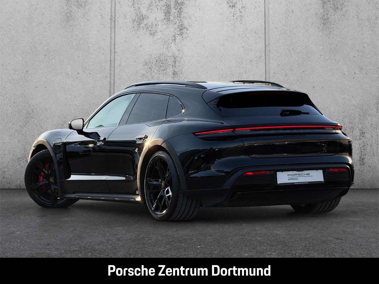 Porsche Taycan 4S Cross Turismo