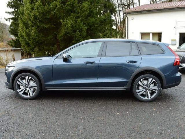 Volvo V60 Cross Country AWD Plus