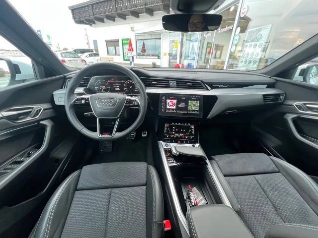 Audi Q8 e-tron 55 Business Quattro