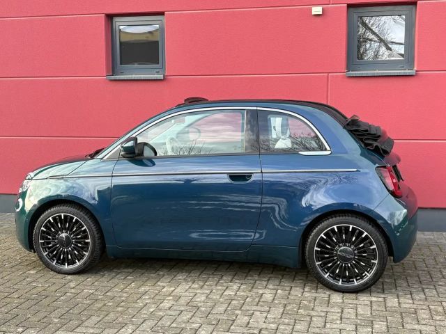 Fiat 500e La Prima