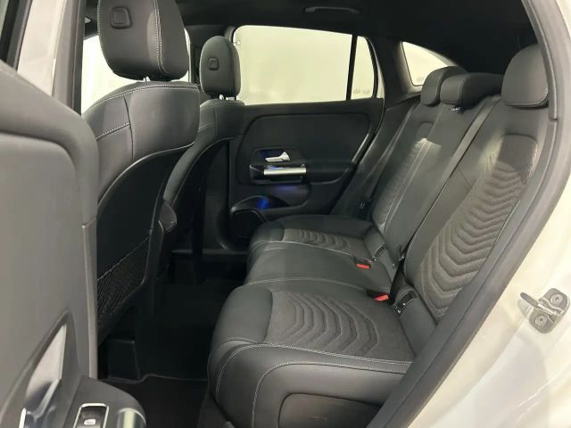 Mercedes-Benz GLA 180 GLA 180 d Progressive