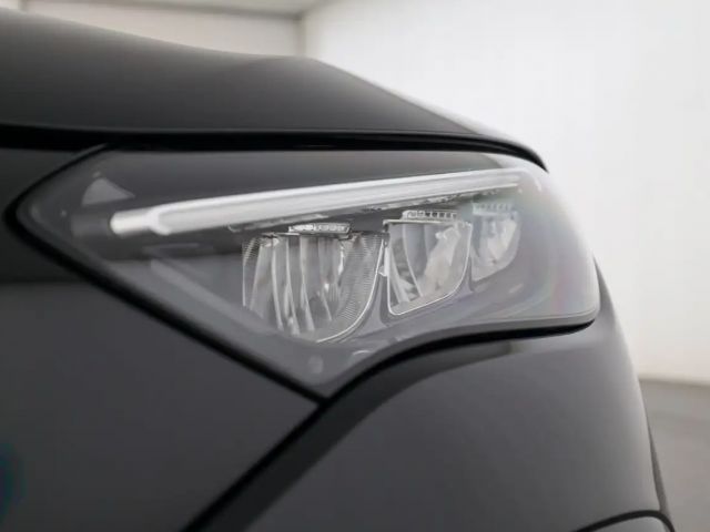 Mercedes-Benz EQE 300 Sedan