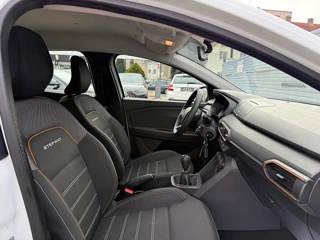 Dacia Sandero Essential Stepway TCe 90