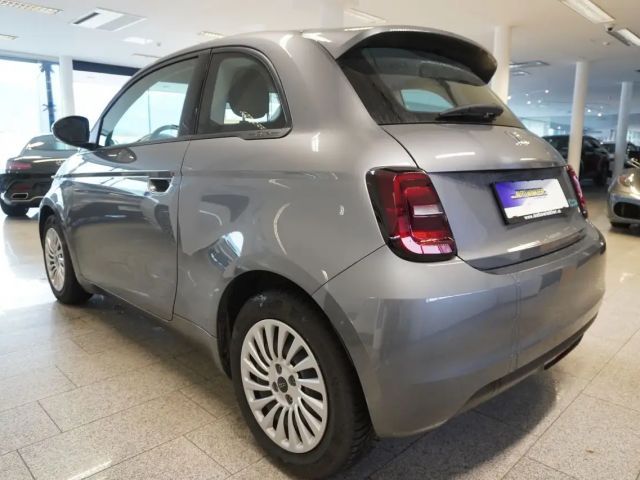 Fiat 500e Action
