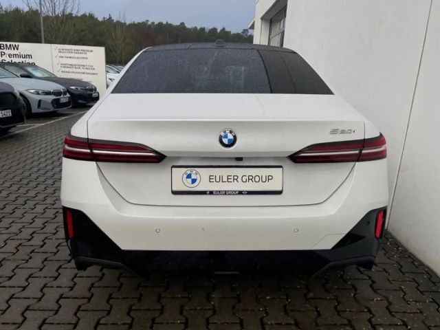 BMW 520 520i M-Sport Sedan