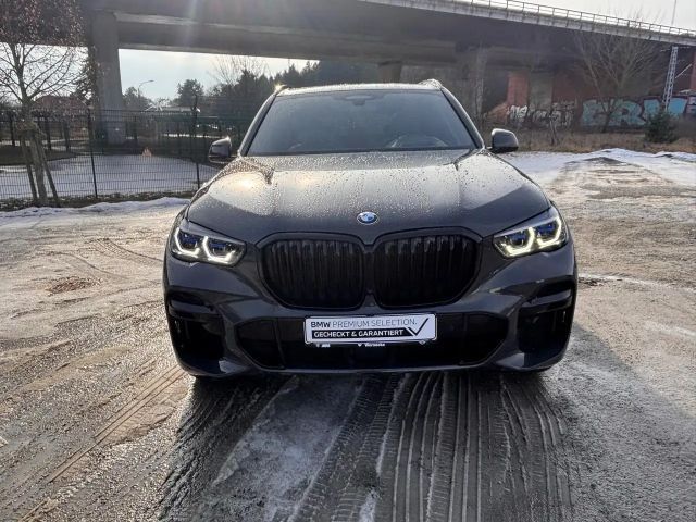 BMW X5 M50i