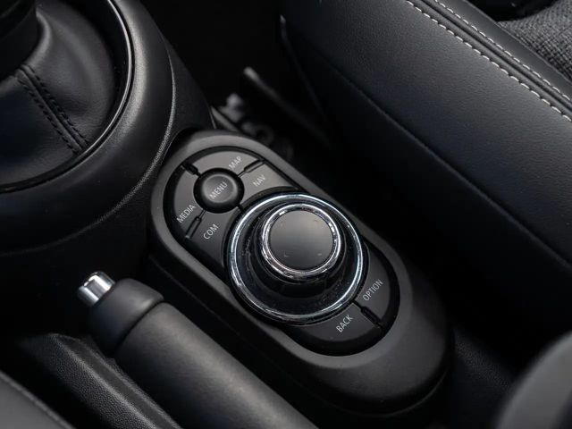 MINI Cooper PANO+NAVI+LED+KAMERA+KEYLESS+KLIMAAUT+