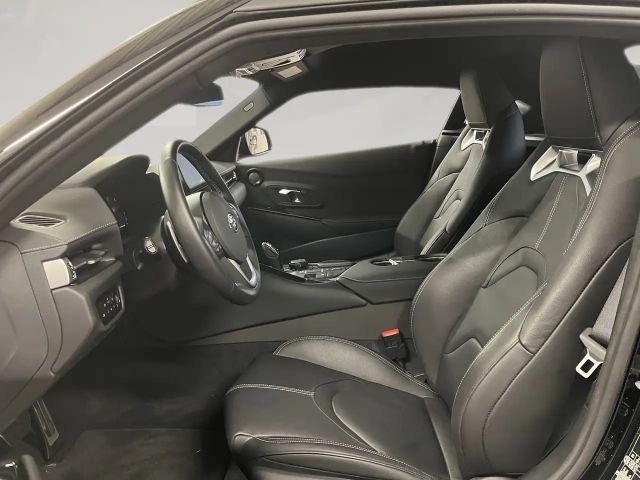 Toyota Supra Dynamic