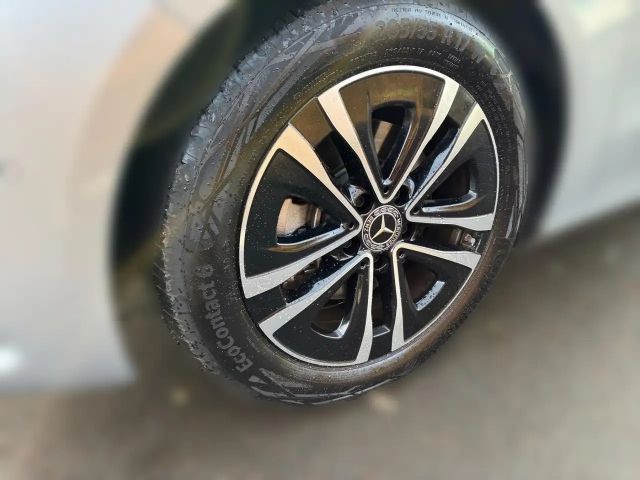 Mercedes-Benz B 180 Progressive Sedan