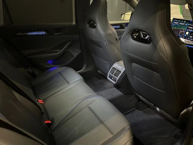 Volkswagen Passat 4Motion R-Line Variant