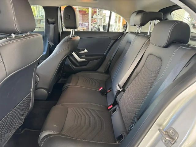 Mercedes-Benz A 180 Progressive