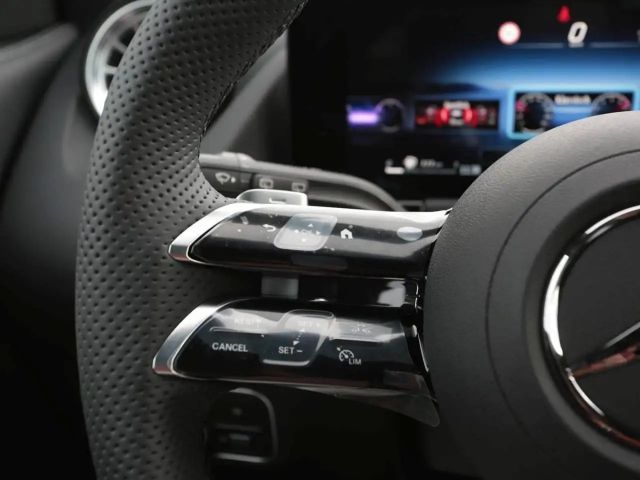 Mercedes-Benz GLA 200 AMG Line