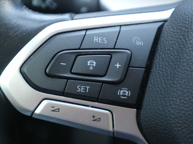 Volkswagen Golf Life Variant