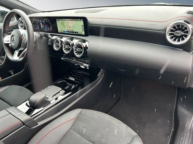 Mercedes-Benz CLA 200 AMG Line Shooting Brake