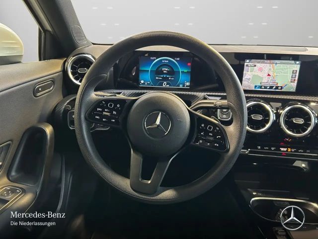 Mercedes-Benz A 180 A 180 d Style