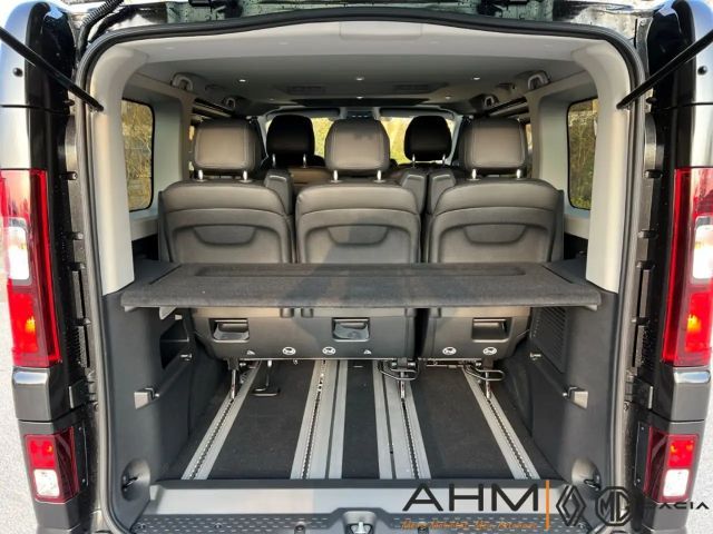 Renault Trafic Blue Combi L1H1 Spaceclass