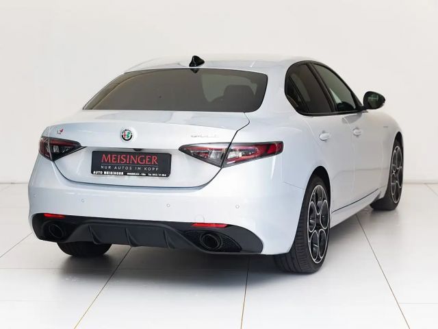 Alfa Romeo Giulia AT8 Q4