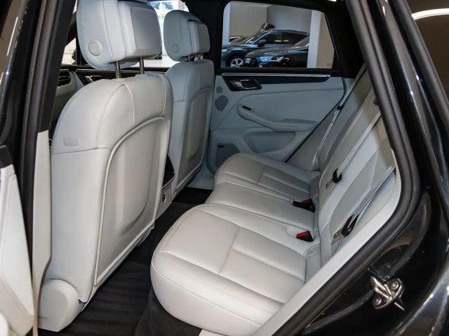 Porsche Macan PDK 2.0 AHK Pano Luftfahrwerk LED BOSE