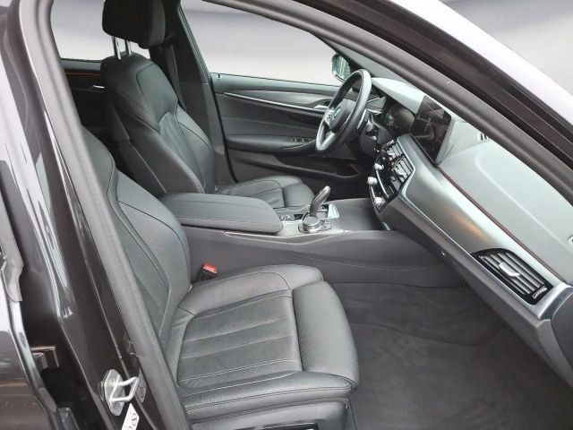 BMW 540 540d M-Sport Touring xDrive