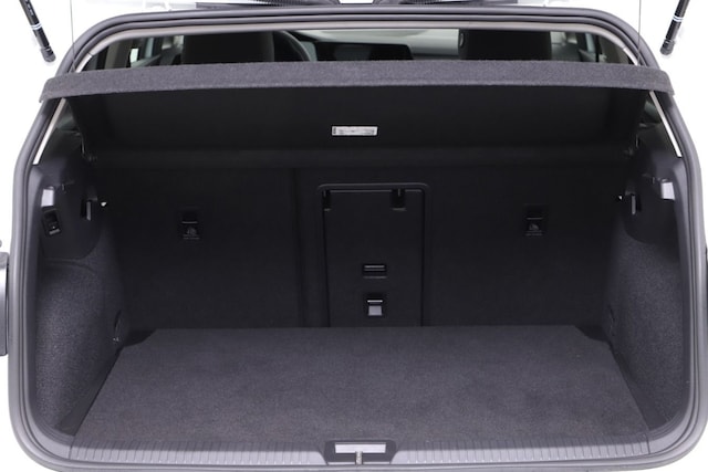 Volkswagen Golf 1.5 eTSI DSG Golf VIII